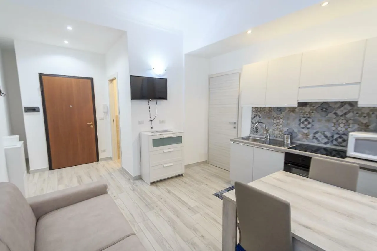 Appartement Bilocale Ristrutturato A Nuovo A 20 Metri Dal Mare Varazze